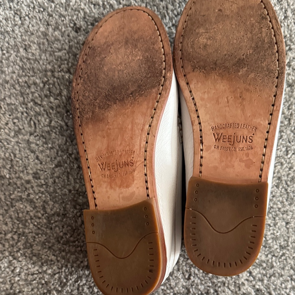 Week s by G.H. Bass & Co. White Leather Women's Slip-Ons - Picture 3 of 3